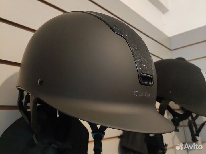 Шлем для верховой езды регулируемый