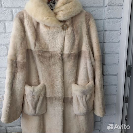 Шуба бобёр с воротником из норки. Бу