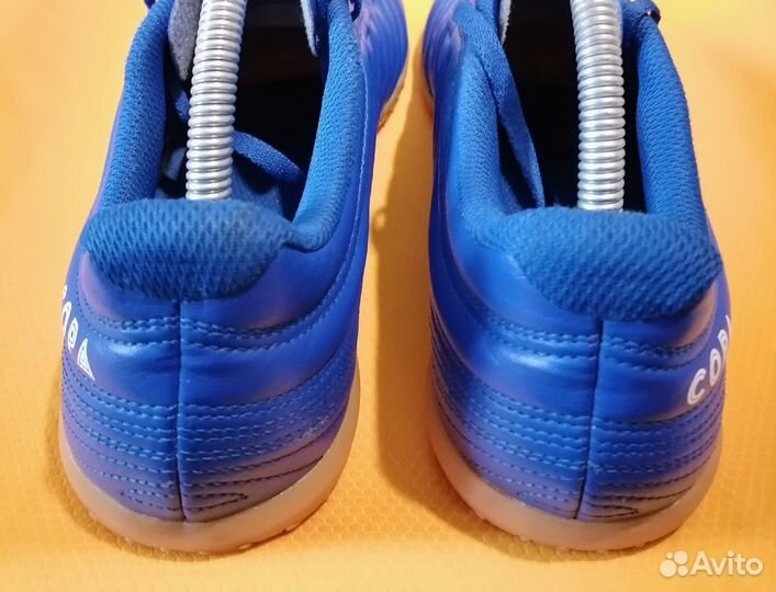 Футзалки adidas 42 / Гетры спортивные crivit PRO