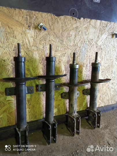 Амортизаторы Рено Дастер