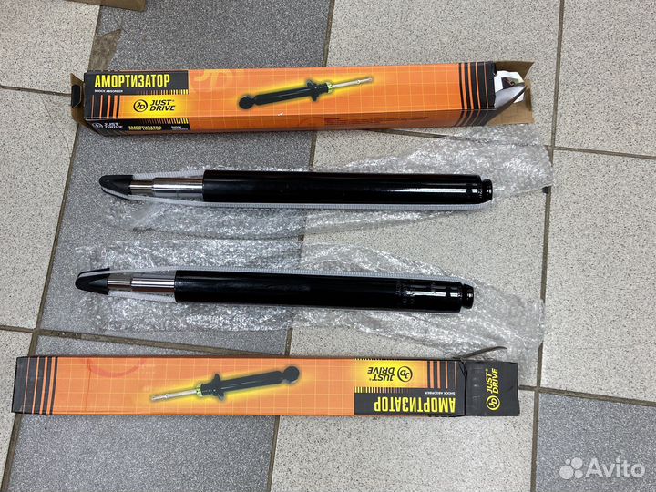 Передние амортизаторы audi 100 2шт газомасляные