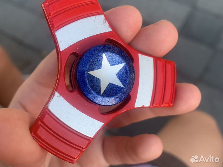 Спиннер капитан Америка