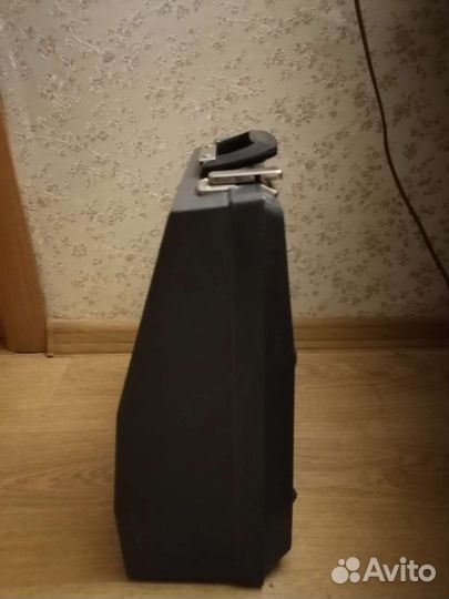 Печатная пишущая машинка