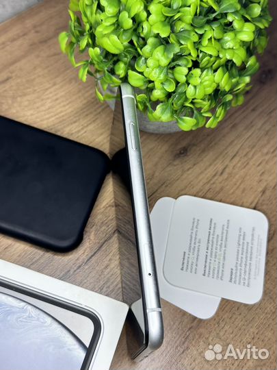 iPhone Xr, 64 ГБ