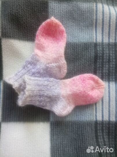 Вязаные варежки и носки