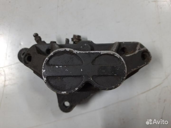 Суппорт передний правый Сузуки Бандит 400