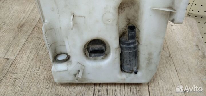 Бачок омывателя Skoda Yeti