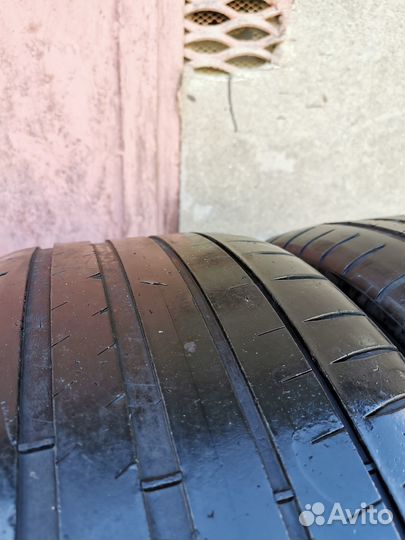 Michelin Pilot Sport 4 235/45 R17 97Y