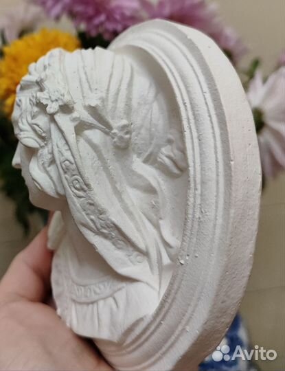 Гипсовое панно Мадонна