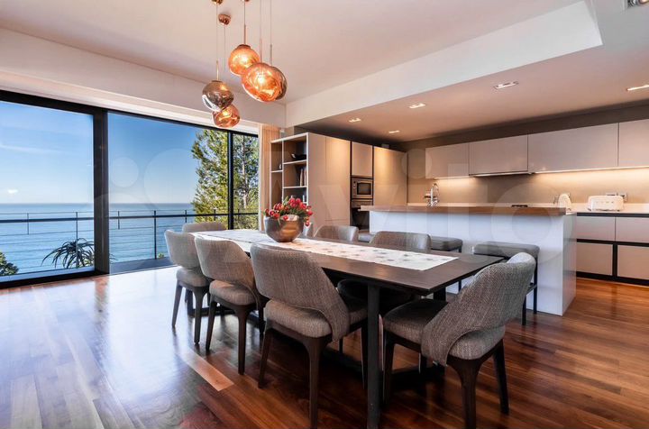 Дом 200 м² на участке 7 сот.