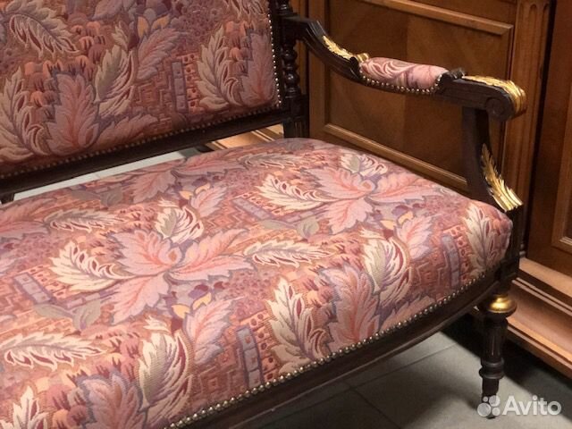 Диван старинный в стиле Наполеон. Антиквариат