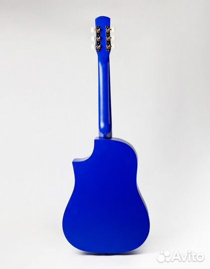 Акустическая гитара с вырезом