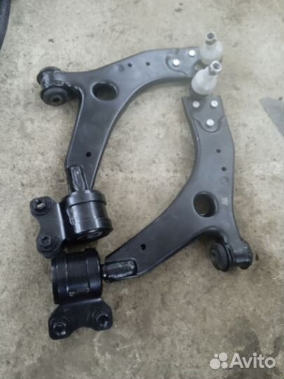 Рычаги передние новые на форд фокус 2,18 мм