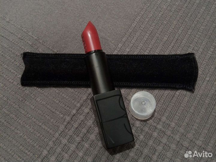 Nars Помада Audacious lipstick Mona