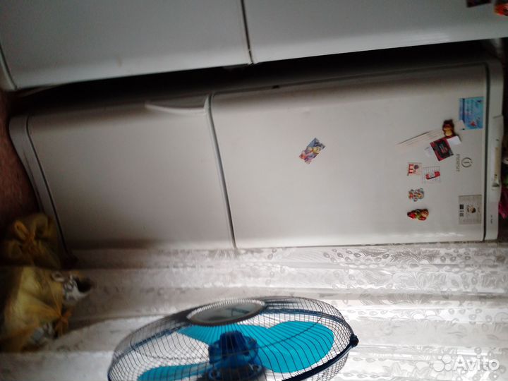 Холодильник indesit