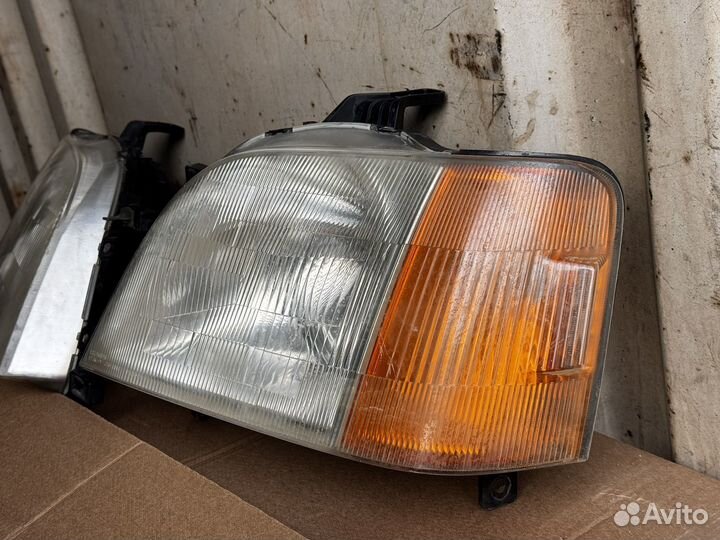 Фары на Honda stepwgn RF1