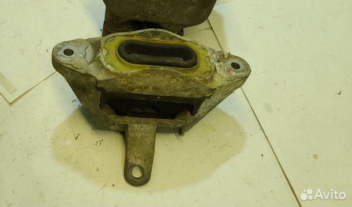 Опора двигателя левая Chevrolet Opel Astra J