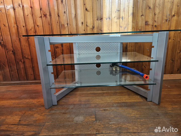 Стол стеклянный под телевизор