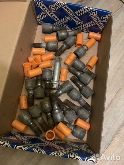 Колесные болты для литых дисков