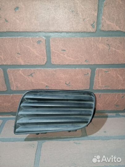 Заглушка бампера toyota corona premio AT211 LH