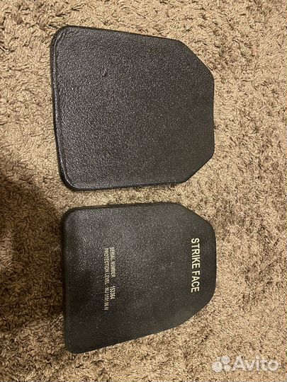 Бронепластина