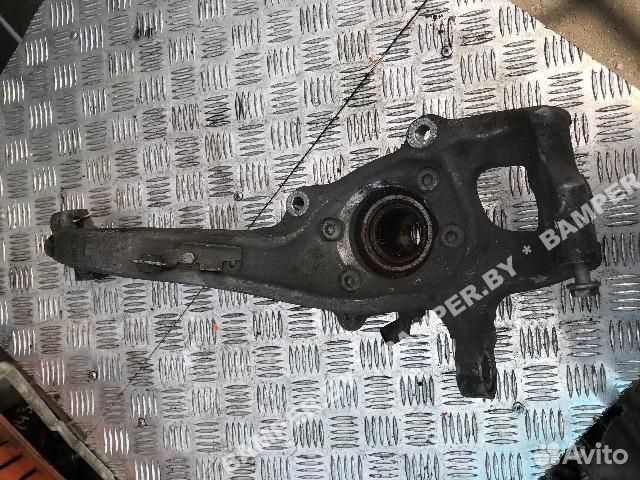 Кулак поворотный правый Audi A4 2009