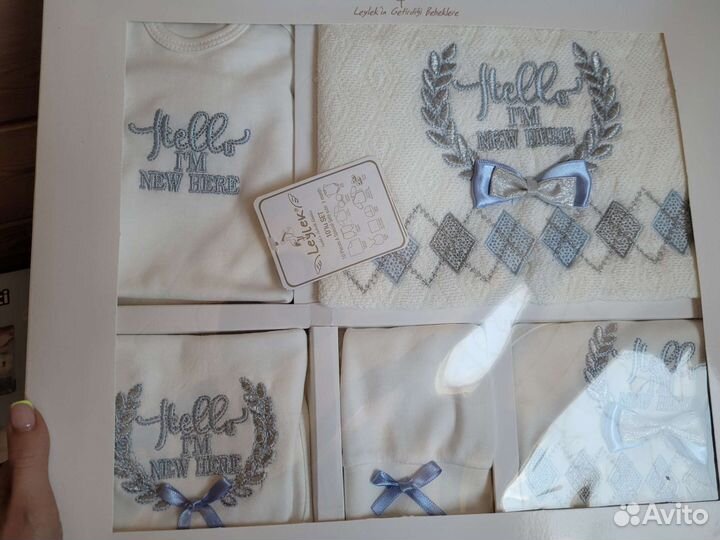 Комплект на выписку для мальчика новый