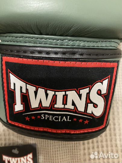 Боксерские перчатки Twins Special