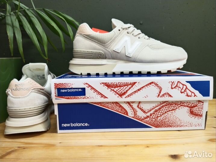 Кроссовки женские new balance