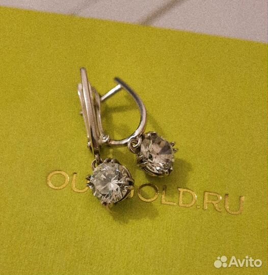 Серебряные серьги с фианитами