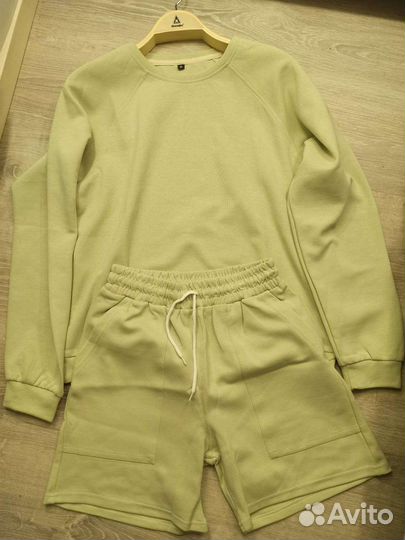 Костюм с шортами