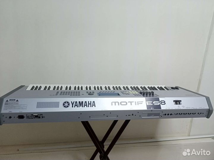 Yamaha motif ES 8