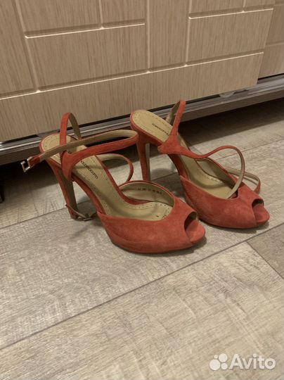 Corso como босоножки 36,5