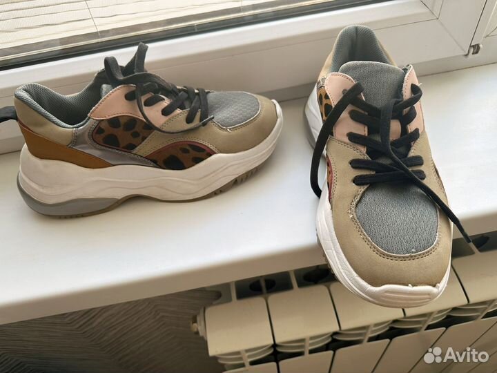 Кроссовки zara