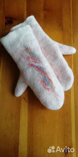 Варежки и шапка