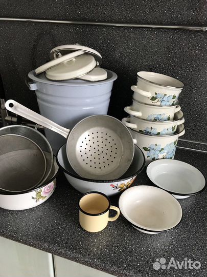 Эмалированная посуда кастрюля