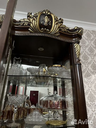 Шкаф витрина бу