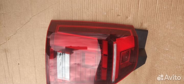 Фонарь задний левый Volkswagen Transporter