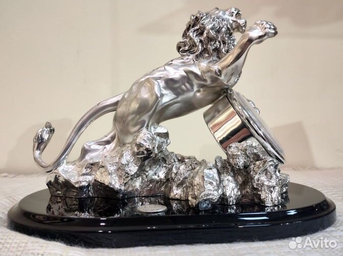 Часы настольные Лев