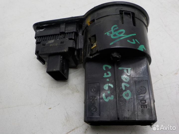 Блок управления освещением на Volkswagen Polo (Sed