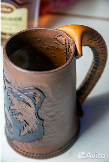 Кружка кожаная питьевая с тиснением 