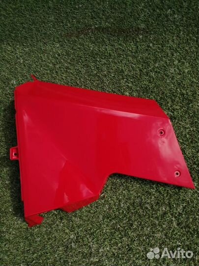 Боковой пластик Maverick (705005559)