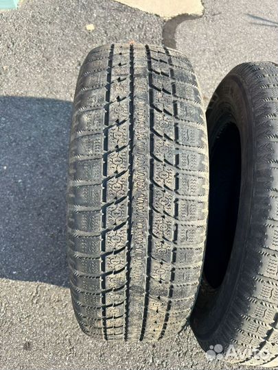 Toyo Observe GSi-5 215/65 R16 98T