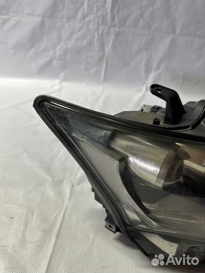 Фара правая Lexus Ct ZWA10 2ZR-FXE 2013