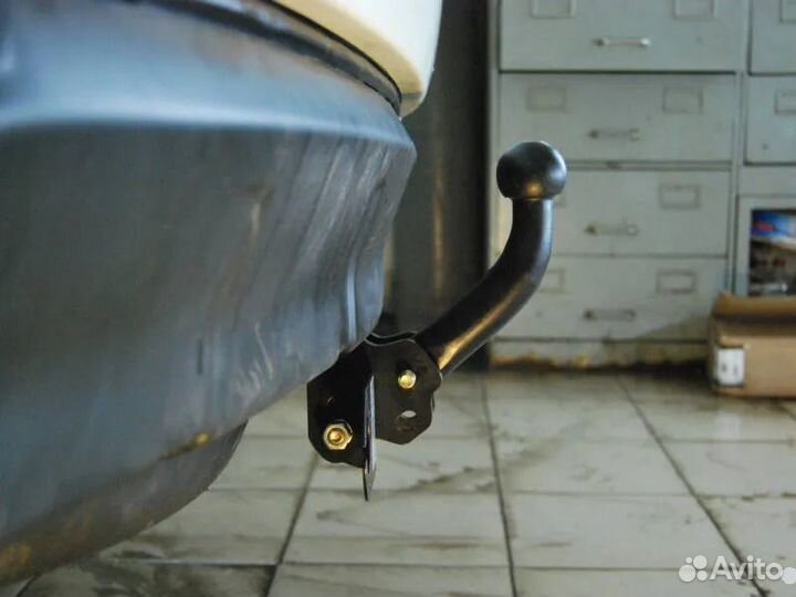 Фаркоп на Mitsubishi Outlander XL 2007-2012