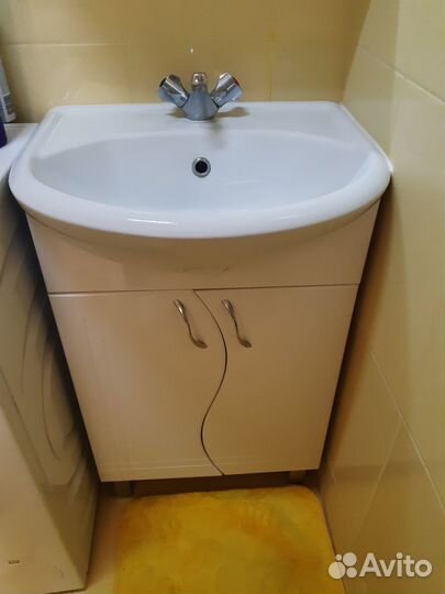 Тумба с раковиной для ванной