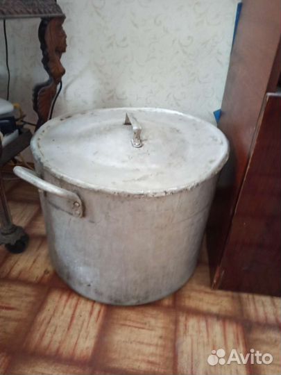 Кастрюля большая