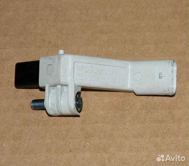 Датчик коленвала Skoda Octavia A7