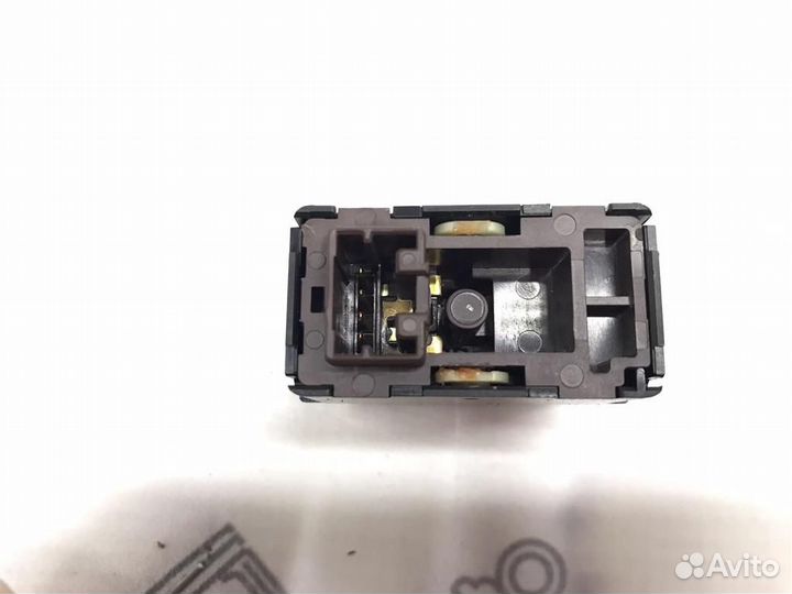 Кнопка открывания багажника Nissan Teana (J32) 20