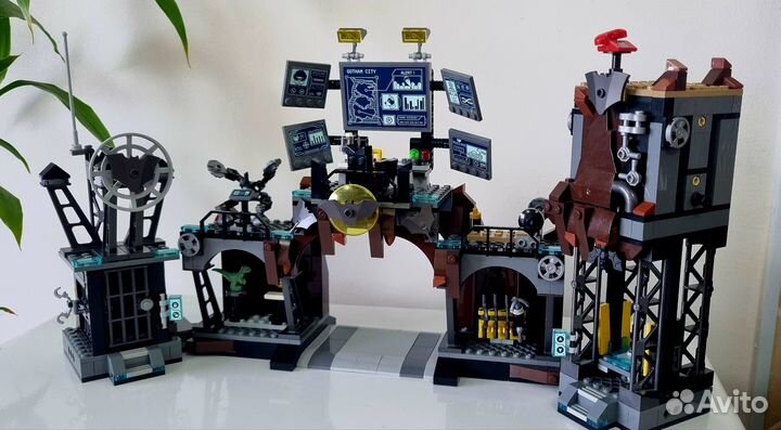 Lego 76122 Вторжение Глиноликого в бэт-пещеру